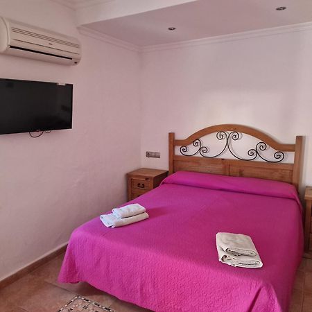 Habitaciones Miramar Bolonia Exterior photo