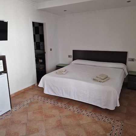 Habitaciones Miramar Bolonia Exterior photo