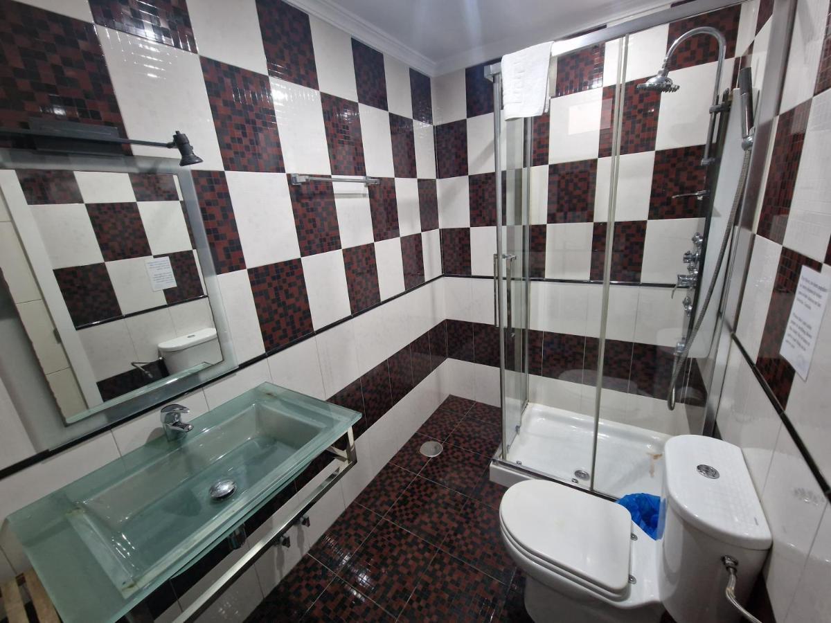 Habitaciones Miramar Bolonia Exterior photo
